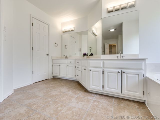 8512 N 100th East Avenue, Owasso, OK 74055