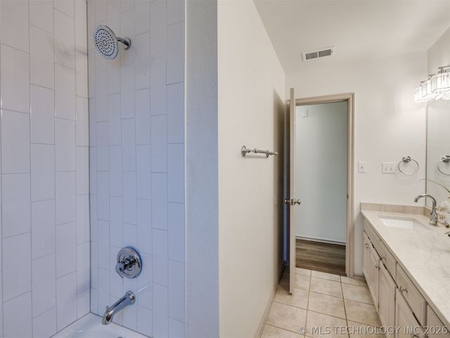 8512 N 100th East Avenue, Owasso, OK 74055