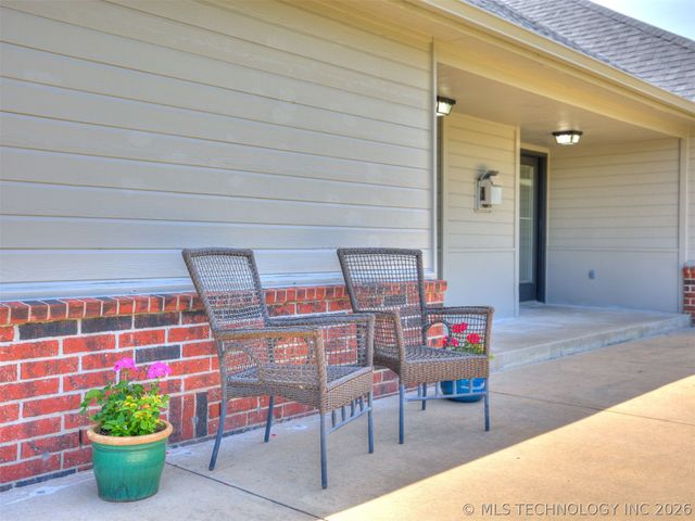 8512 N 100th East Avenue, Owasso, OK 74055