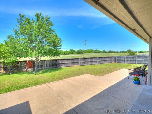 8512 N 100th East Avenue, Owasso, OK 74055
