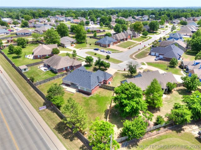 8512 N 100th East Avenue, Owasso, OK 74055