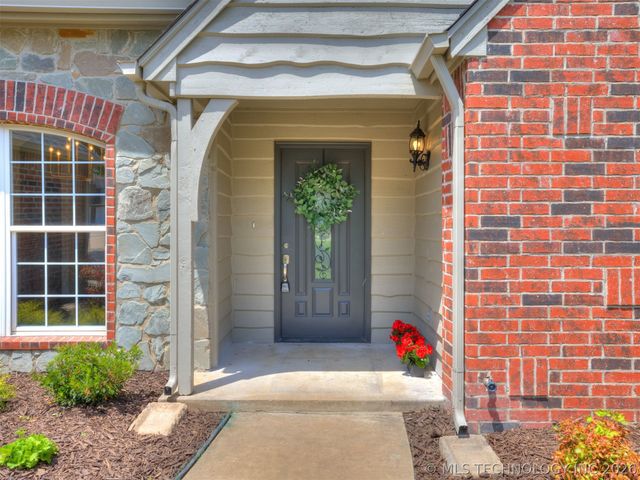 8512 N 100th East Avenue, Owasso, OK 74055