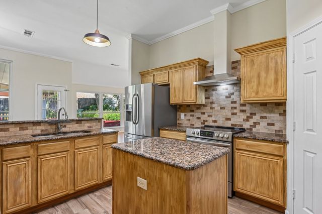 7013 Stephanie Court, North Richland Hills, TX 76182