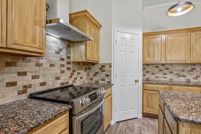 7013 Stephanie Court, North Richland Hills, TX 76182