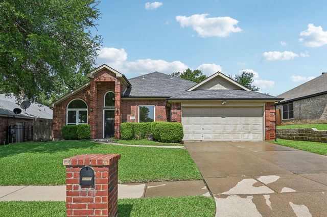 7013 Stephanie Court, North Richland Hills, TX 76182