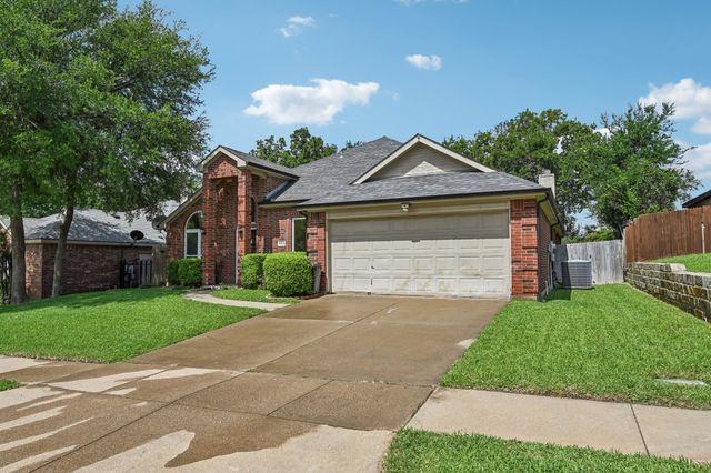 7013 Stephanie Court, North Richland Hills, TX 76182
