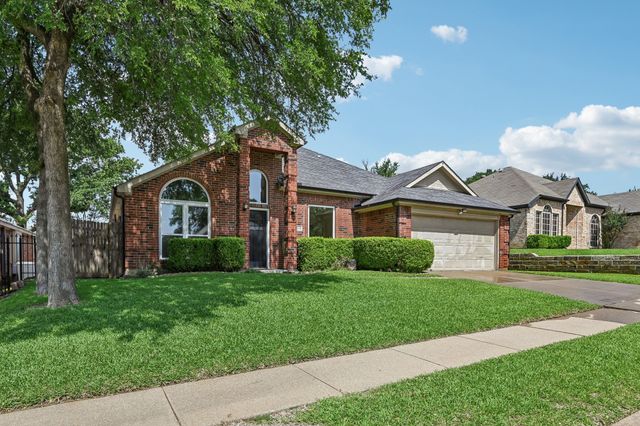 7013 Stephanie Court, North Richland Hills, TX 76182