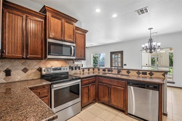 1028 Skyline Boulevard, Edmond, OK 73025