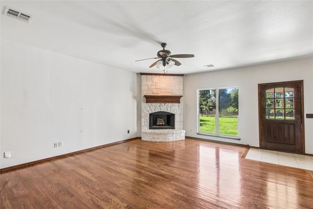 1028 Skyline Boulevard, Edmond, OK 73025