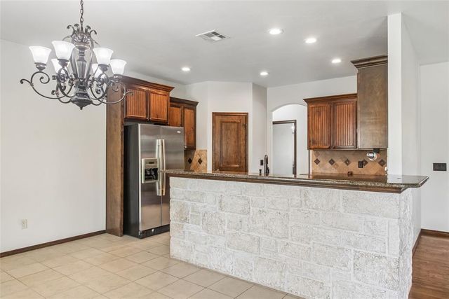 1028 Skyline Boulevard, Edmond, OK 73025