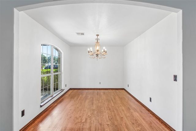1028 Skyline Boulevard, Edmond, OK 73025