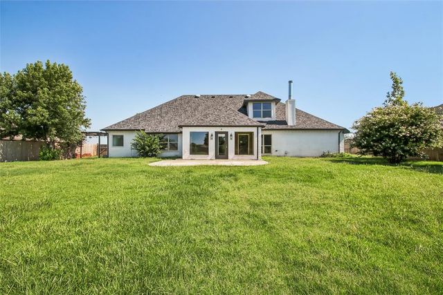 1028 Skyline Boulevard, Edmond, OK 73025