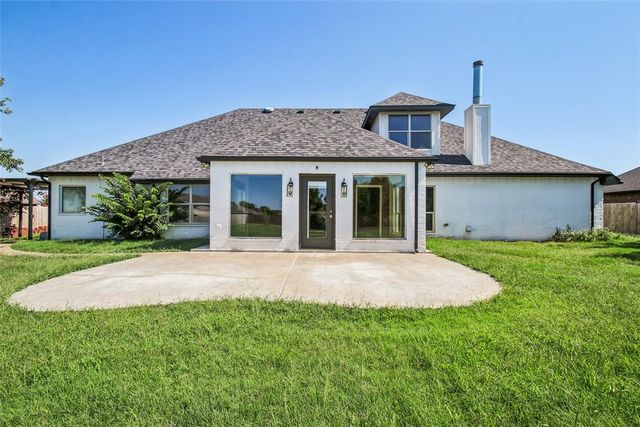 1028 Skyline Boulevard, Edmond, OK 73025