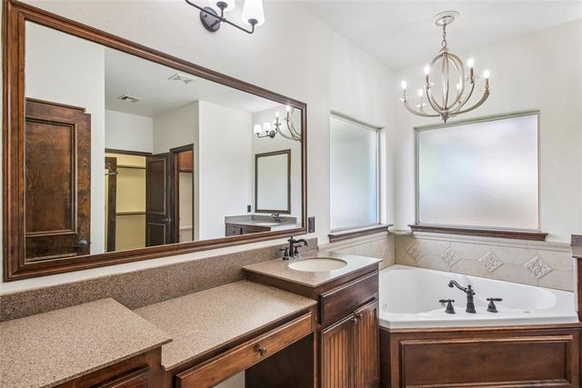1028 Skyline Boulevard, Edmond, OK 73025