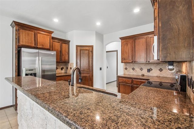 1028 Skyline Boulevard, Edmond, OK 73025