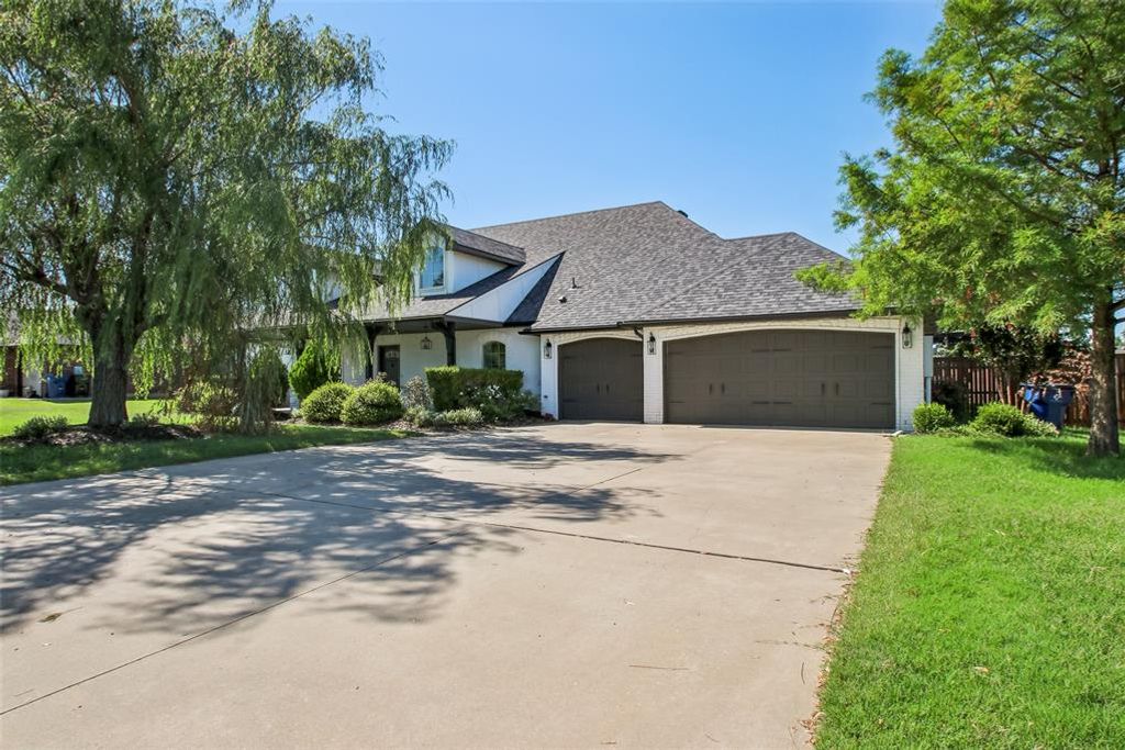 1028 Skyline Boulevard, Edmond, OK 73025