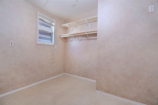 125 Hyde Away Lane, Weatherford, TX 76085