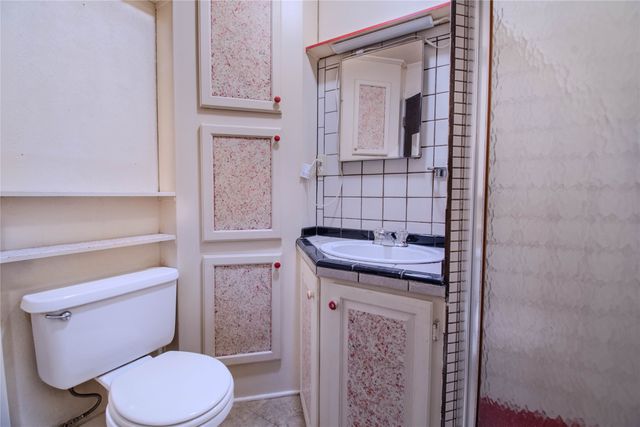 125 Hyde Away Lane, Weatherford, TX 76085