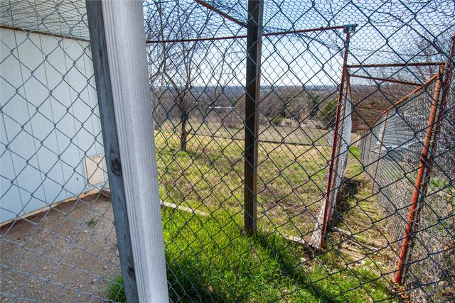 125 Hyde Away Lane, Weatherford, TX 76085