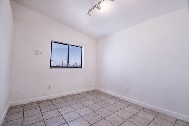 125 Hyde Away Lane, Weatherford, TX 76085