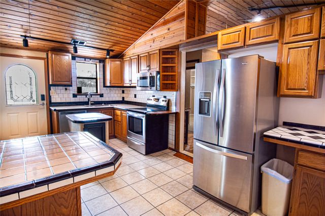 125 Hyde Away Lane, Weatherford, TX 76085