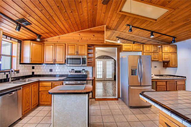 125 Hyde Away Lane, Weatherford, TX 76085