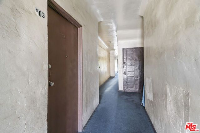 2717 S Budlong Avenue, Los Angeles, CA 90007