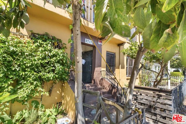 2717 S Budlong Avenue, Los Angeles, CA 90007