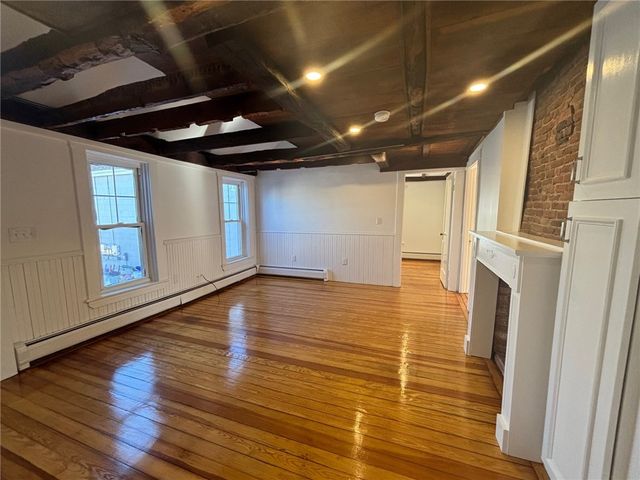 712 Hope Street 2, Bristol, RI 02809