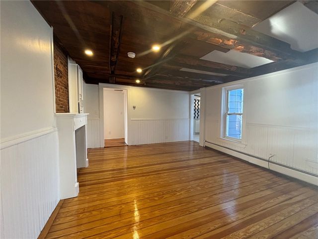 712 Hope Street 2, Bristol, RI 02809