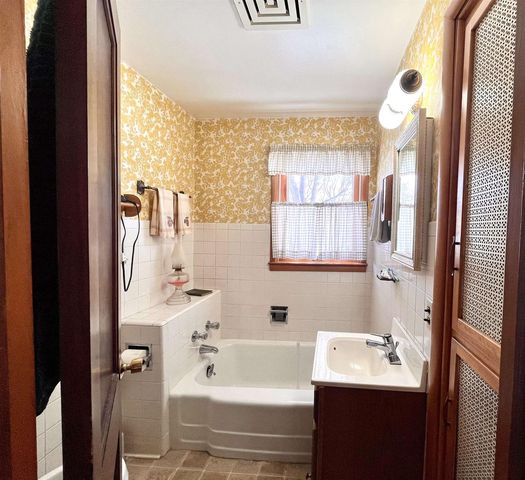 224 N MADISON STREET, Coloma, WI 54930