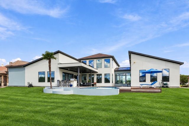 11600 Grand Pine Drive, Montgomery, TX 77356