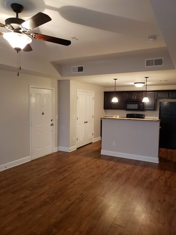 8201 Lenox Creekside Dr Unit 9, Antioch, TN 37013