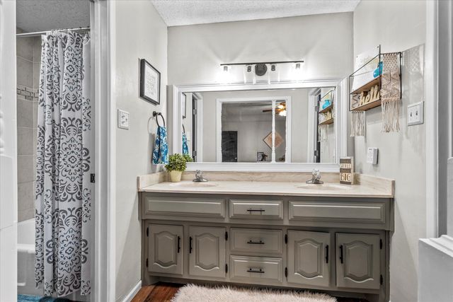 2018 Mustang Drive, Levelland, TX 79336