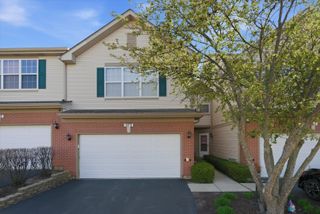 573 N Fox Trail, Round Lake, IL 60073