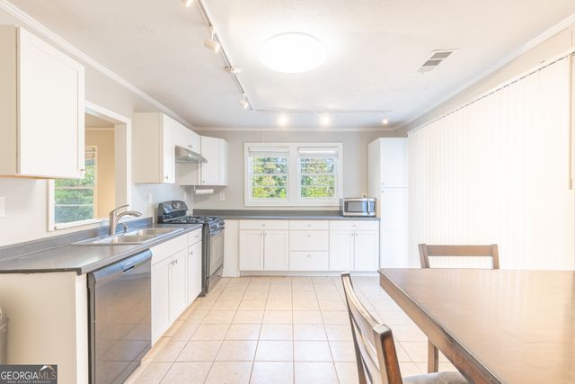 2290 Pinetree Lane NE, Conyers, GA 30012