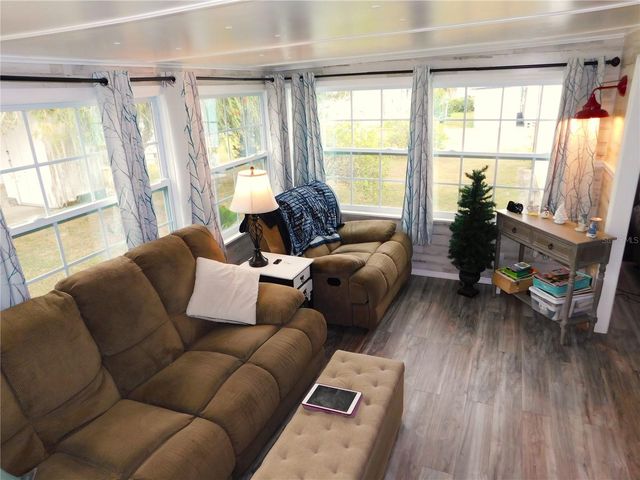 37320 8TH AVENUE, Zephyrhills, FL 33542