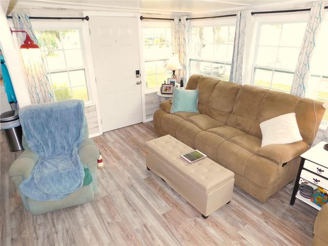 37320 8TH AVENUE, Zephyrhills, FL 33542