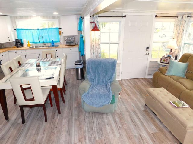 37320 8TH AVENUE, Zephyrhills, FL 33542