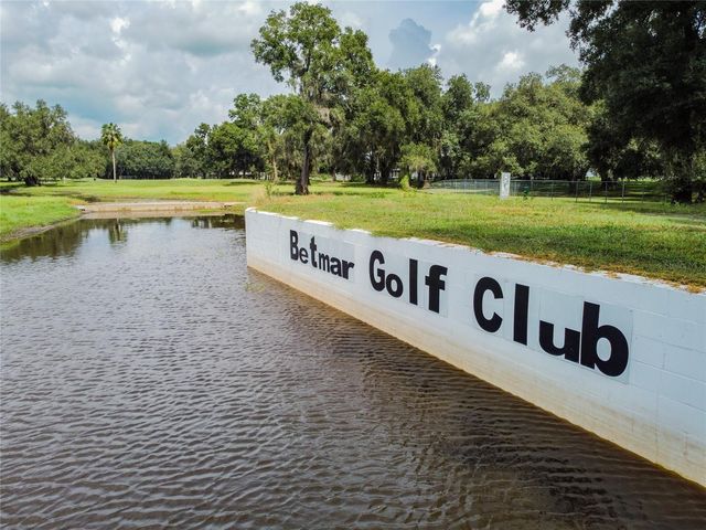 37320 8TH AVENUE, Zephyrhills, FL 33542