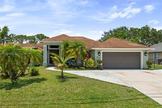 5514 NW West Lundy Cir, Port St. Lucie, FL 34986