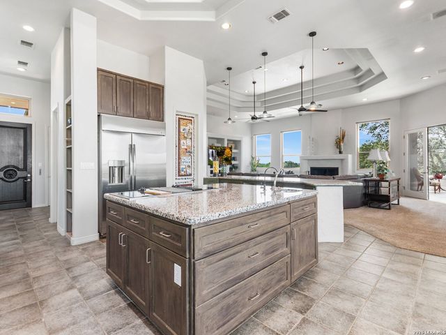31360 WILD OAK HL, Fair Oaks Ranch, TX 78015