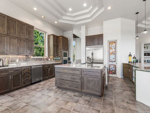 31360 WILD OAK HL, Fair Oaks Ranch, TX 78015