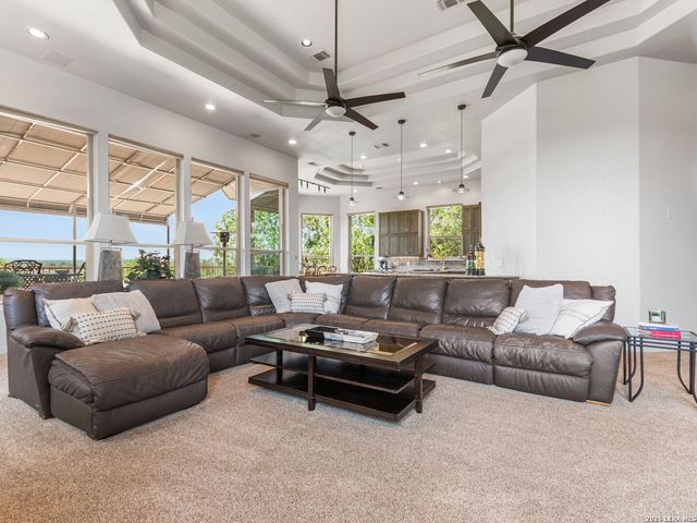 31360 WILD OAK HL, Fair Oaks Ranch, TX 78015