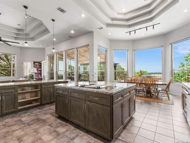 31360 WILD OAK HL, Fair Oaks Ranch, TX 78015