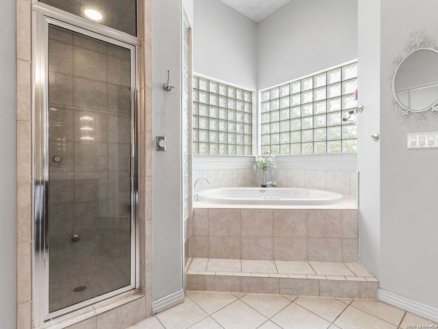 31360 WILD OAK HL, Fair Oaks Ranch, TX 78015