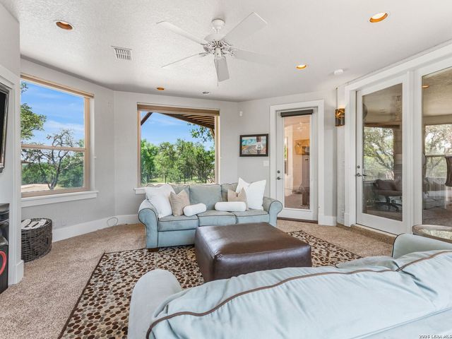 31360 WILD OAK HL, Fair Oaks Ranch, TX 78015