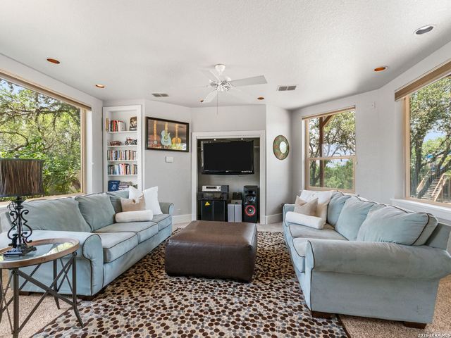 31360 WILD OAK HL, Fair Oaks Ranch, TX 78015