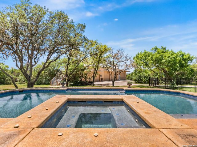31360 WILD OAK HL, Fair Oaks Ranch, TX 78015
