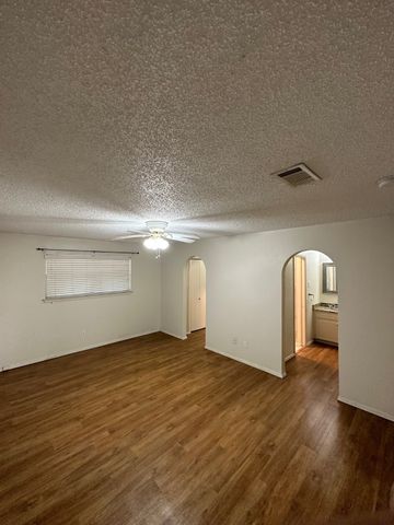 733 Toni Drive, Hurst, TX 76054